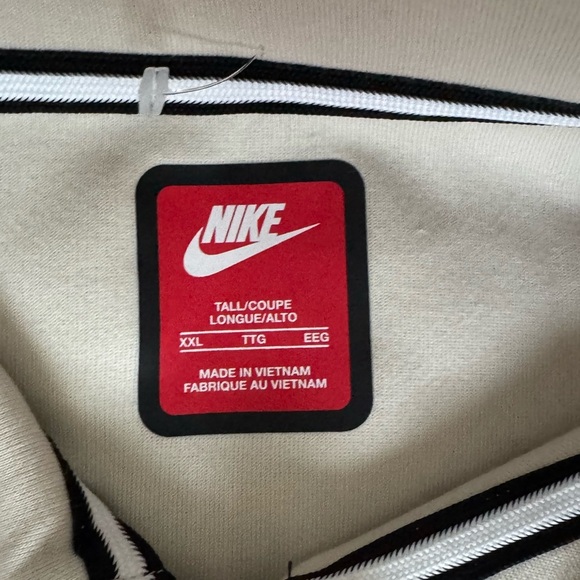 Nike Tech 1/4 Zip Pullover - Picture 2 of 4